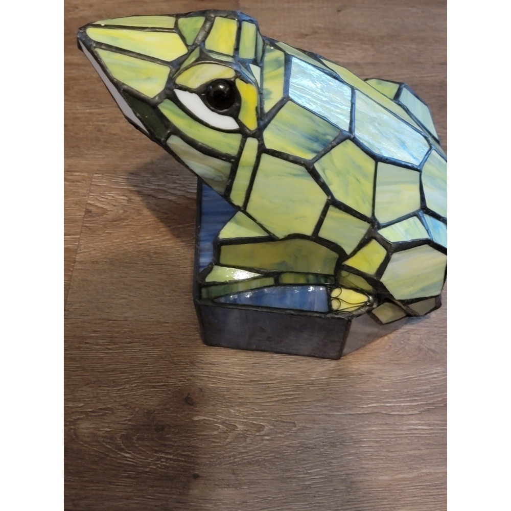 Tiffany-Style Animal Green Stained Glass Frog Accent Lamp Beautiful Works Tested